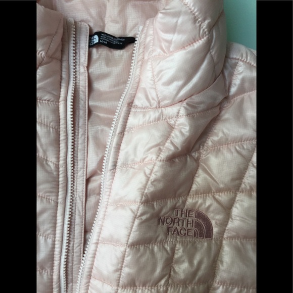 The North Face Thermoball Jacket - Picture 5 of 6